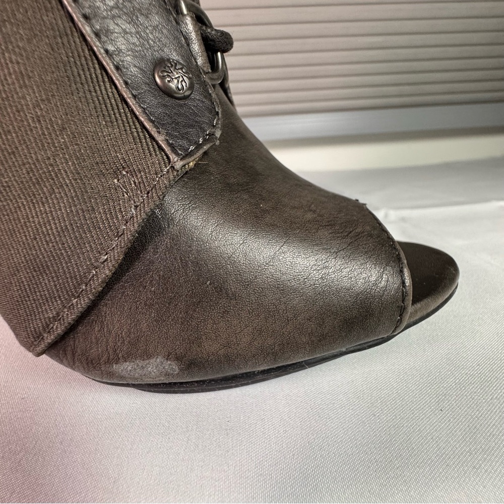 Chic & Elegant Vera Wang Lace-Up Peep-Toe High Heel Ankle Boots – Size 7.5M - Picture 16 of 17